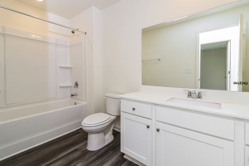 2,500/Mo, 7604 Saffron Ave Covington, GA 30014 Bathroom View 2