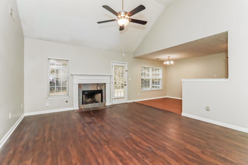 1,500/Mo, 142 St Ann Cir Dallas, GA 30157 Living Room View