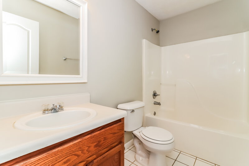 1,500/Mo, 142 St Ann Cir Dallas, GA 30157 Bathroom View