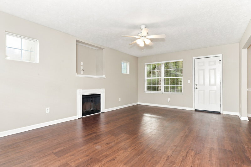 1,795/Mo, 130 Chandler Field Dr Covington, GA 30014 Living Room View 2