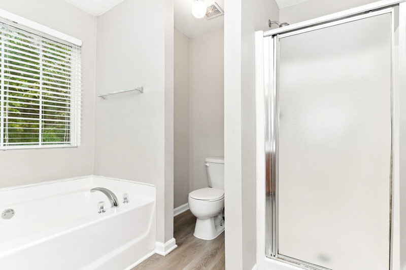 1,795/Mo, 130 Chandler Field Dr Covington, GA 30014 Primary Bathroom View 2
