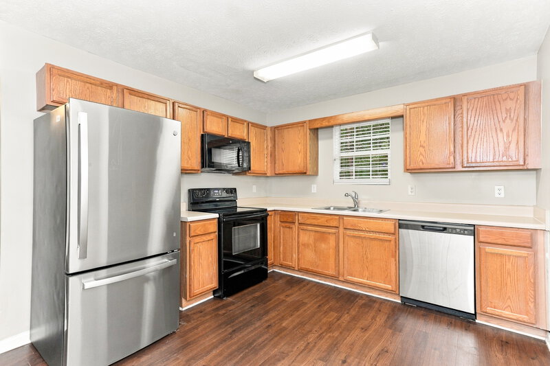 1,795/Mo, 130 Chandler Field Dr Covington, GA 30014 Kitchen View