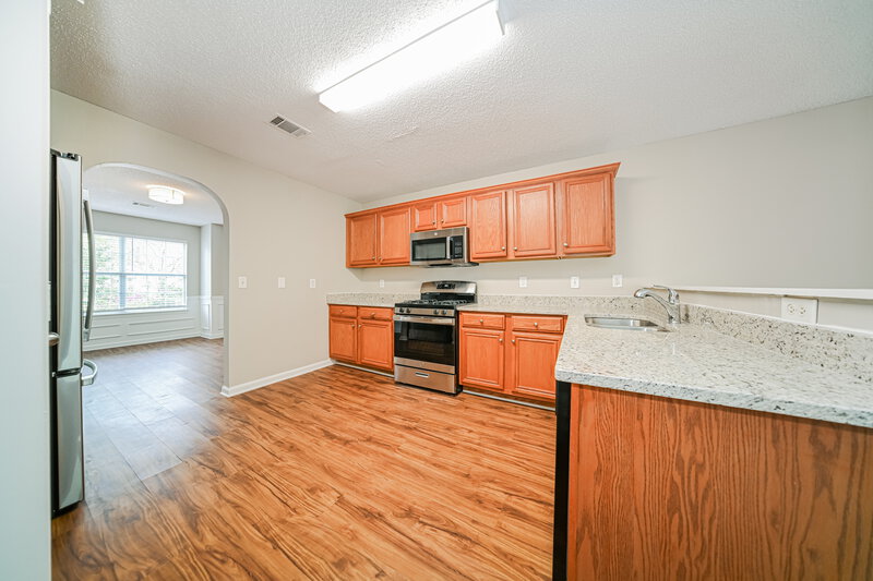 2,570/Mo, 301 Othello Dr Hampton, GA 30228 Kitchen View 2