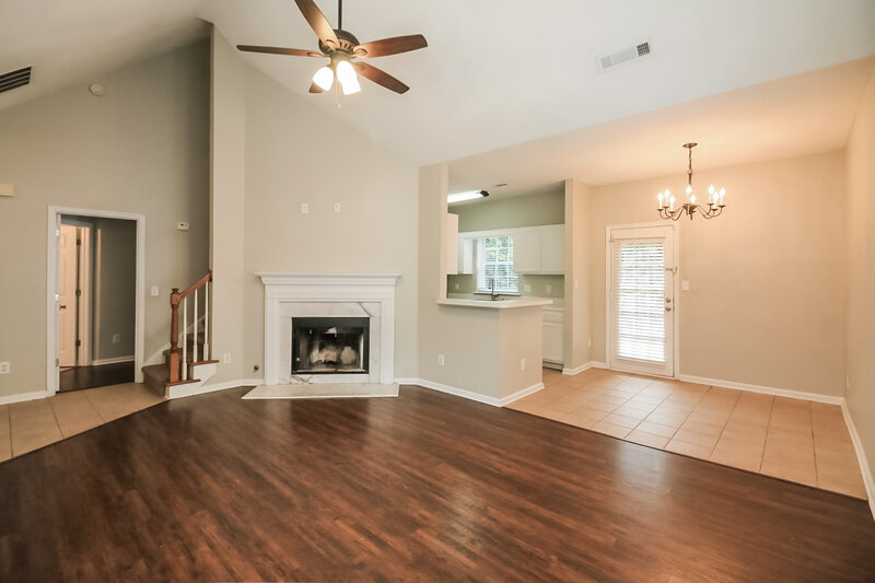 2,015/Mo, 632 W Manor Peachtree City, GA 30269 Living Room View 2