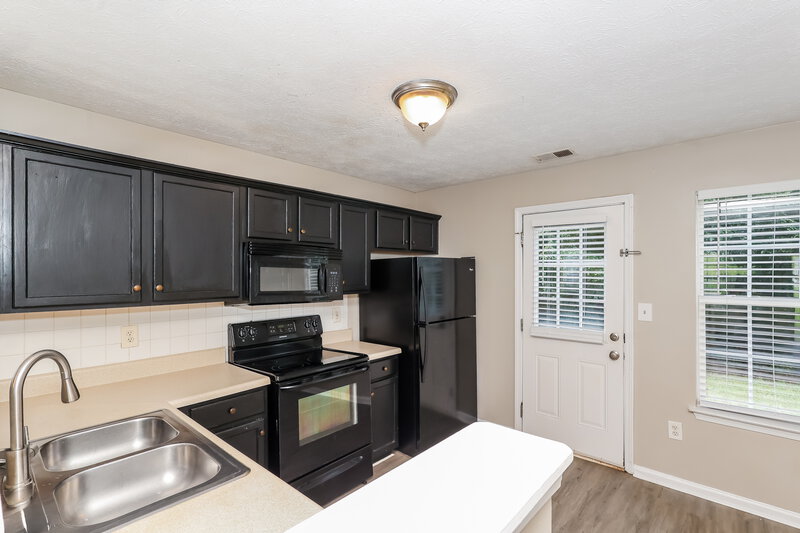 1,885/Mo, 501 St Charles Ave Dallas, GA 30157 Kitchen View