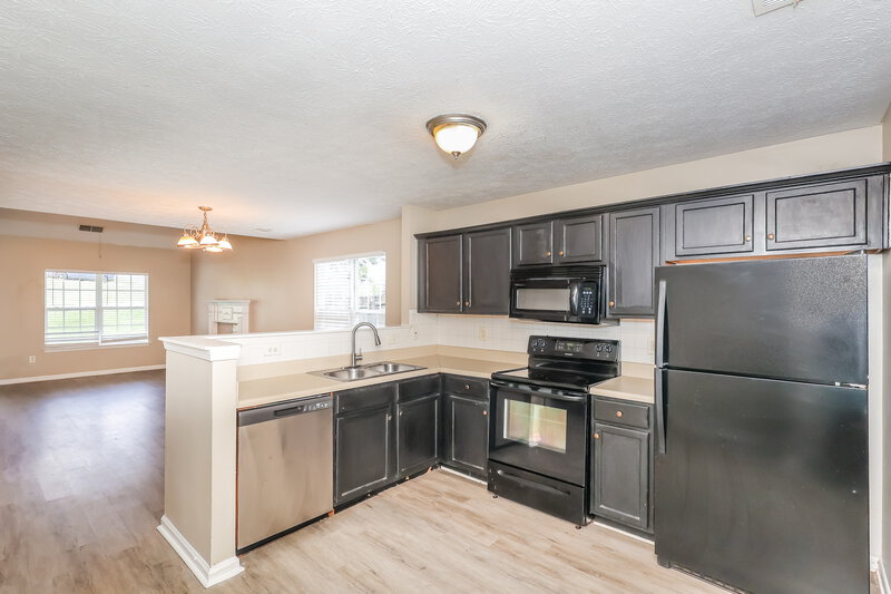 1,885/Mo, 501 St Charles Ave Dallas, GA 30157 Kitchen View 2