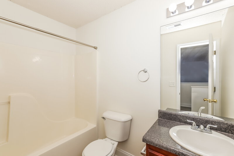1,790/Mo, 516 Jaclyn Cir McDonough, GA 30253 Bathroom View 2