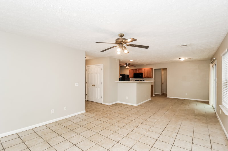 2,200/Mo, 45 Crestview Ct Powder Springs, GA 30127 Living Room View 2