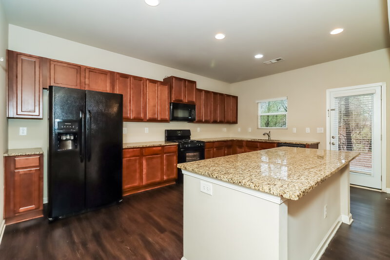 2,060/Mo, 618 Royal Crest Ct Canton, GA 30115 Kitchen View