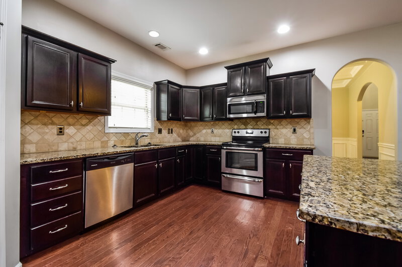 2,675/Mo, 71 Cliffhaven Cir Newnan, GA 30263 Kitchen View 2