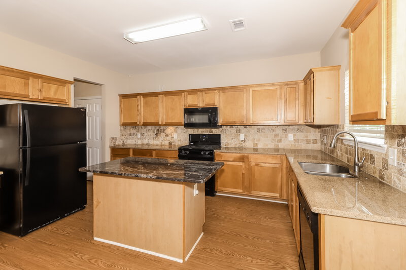 2,275/Mo, 2115 Mina Lane Dr Buford, GA 30519 Kitchen View