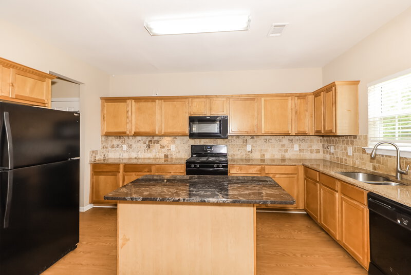 2,275/Mo, 2115 Mina Lane Dr Buford, GA 30519 Kitchen View 2