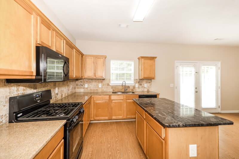2,275/Mo, 2115 Mina Lane Dr Buford, GA 30519 Kitchen View 3