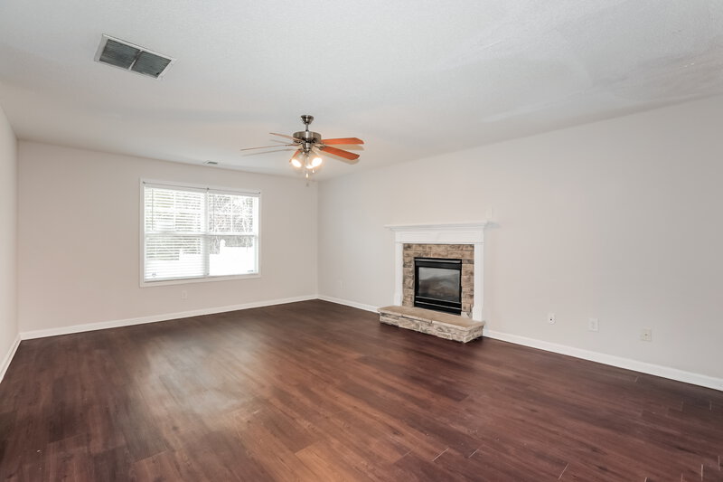 2,090/Mo, 3990 Village Main St Loganville, GA 30052 Living Room View