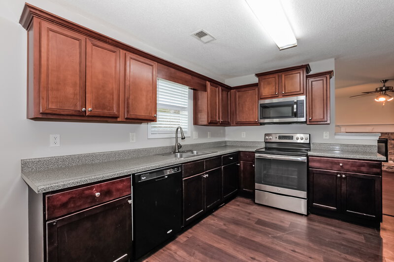 2,090/Mo, 3990 Village Main St Loganville, GA 30052 Kitchen View