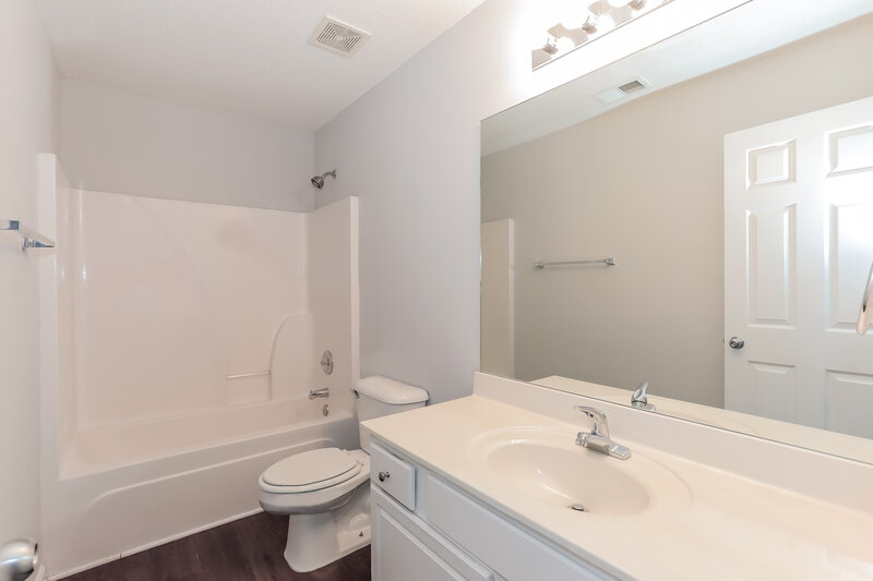 2,090/Mo, 3990 Village Main St Loganville, GA 30052 Bathroom View 2