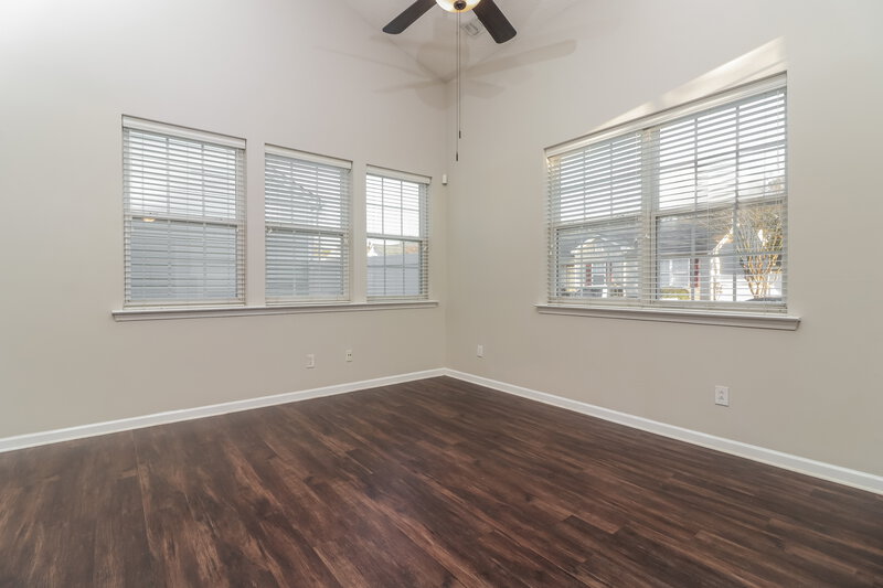 1,945/Mo, 124 Swanee Ln Woodstock, GA 30188 Living Room View 4