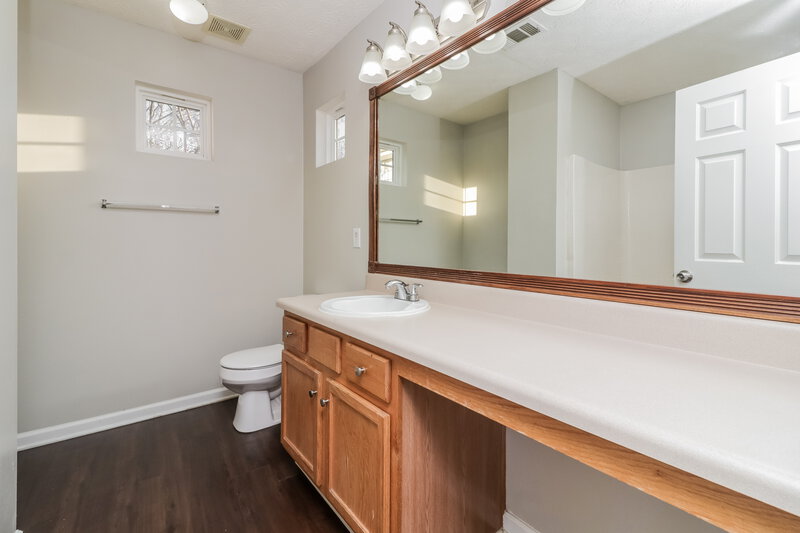 1,945/Mo, 124 Swanee Ln Woodstock, GA 30188 Main Bathroom View 2