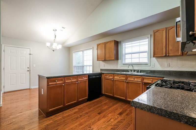 2,275/Mo, 833 Creek Bottom Rd Loganville, GA 30052 Kitchen View 2