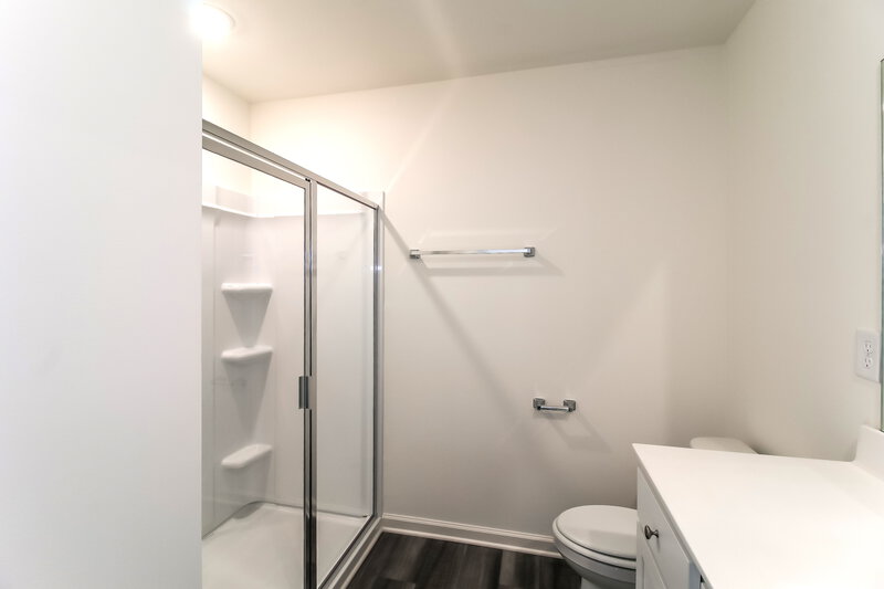 2,075/Mo, 7630 Saffron Ave Covington, GA 30014 Main Bathroom View