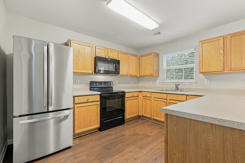 2,125/Mo, 2720 Mayfair Dr Cumming, GA 30040 Kitchen View