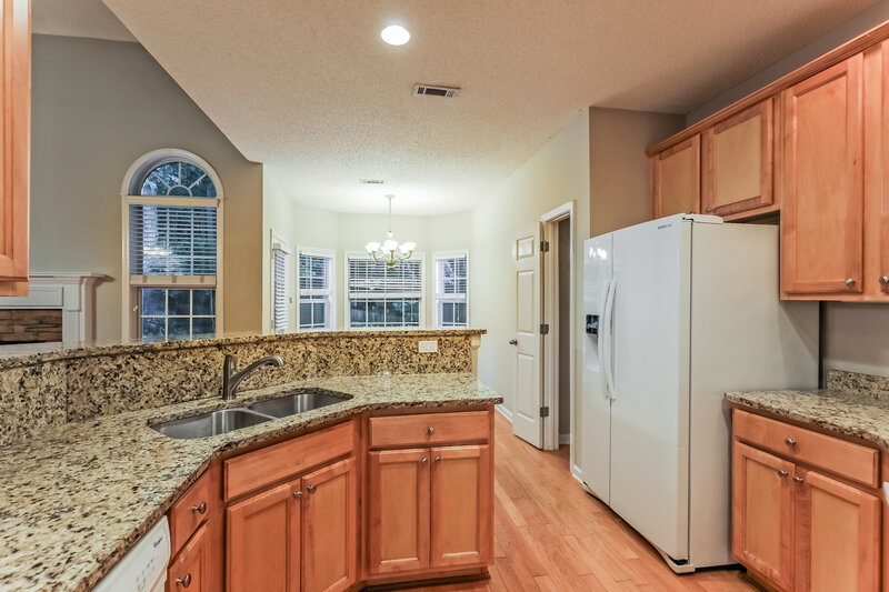 2,180/Mo, 329 Westhill Dr Newnan, GA 30265 Kitchen View