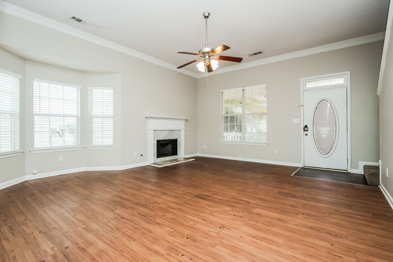 1,605/Mo, 743 Patriots Point St Locust Grove, GA 30248 Living Room View