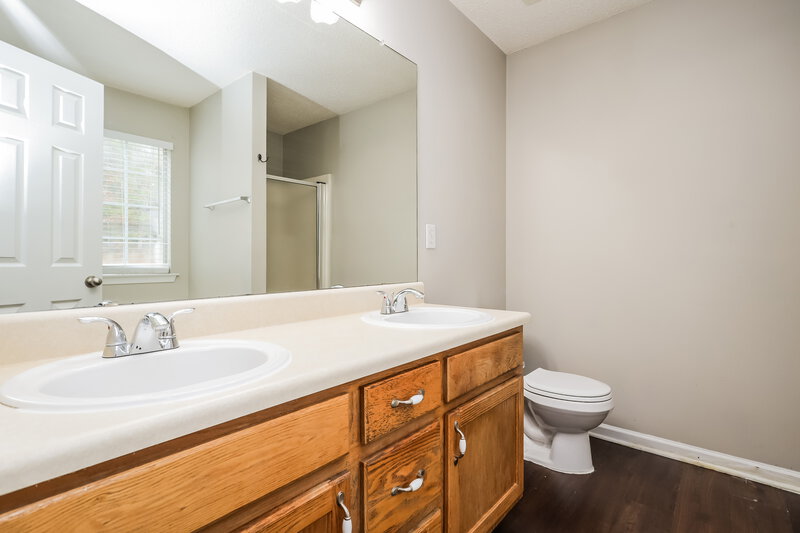 1,605/Mo, 743 Patriots Point St Locust Grove, GA 30248 Main Bathroom View