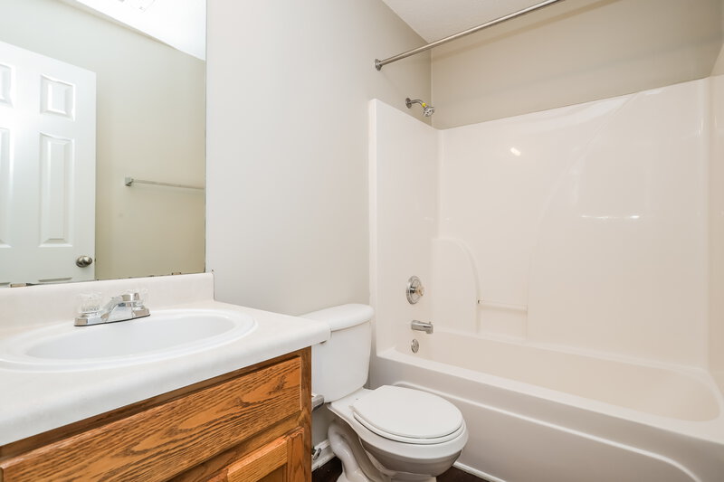 1,605/Mo, 743 Patriots Point St Locust Grove, GA 30248 Bathroom View