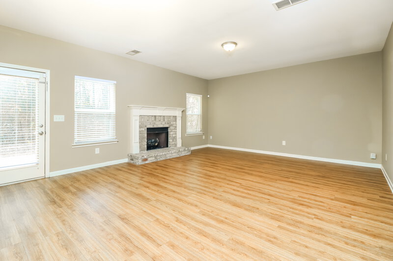 1,745/Mo, 8 Misty Ct Dallas, GA 30157 Living Room View 2