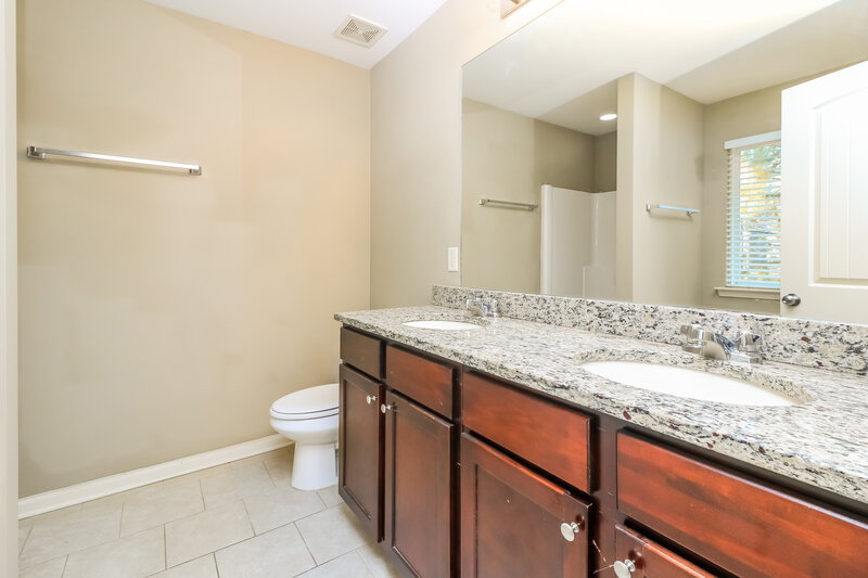 1,745/Mo, 8 Misty Ct Dallas, GA 30157 Main Bathroom View