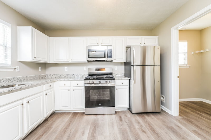 1,995/Mo, 225 Hazelhurst Dr Covington, GA 30016 Kitchen View