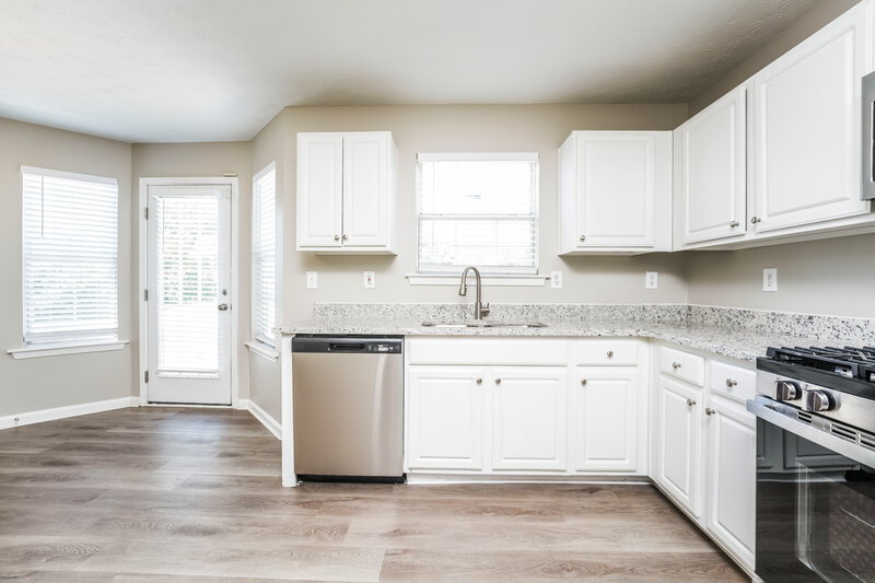 1,995/Mo, 225 Hazelhurst Dr Covington, GA 30016 Kitchen View 2