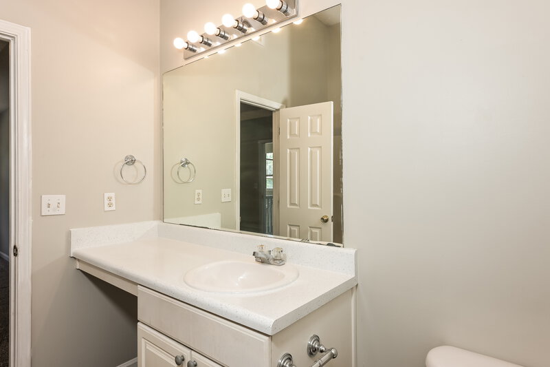 1,935/Mo, 4100 Clarks Trl Douglasville, GA 30135 Main Bathroom View