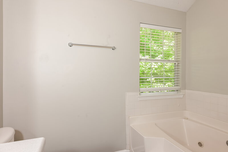 1,935/Mo, 4100 Clarks Trl Douglasville, GA 30135 Main Bathroom View 2
