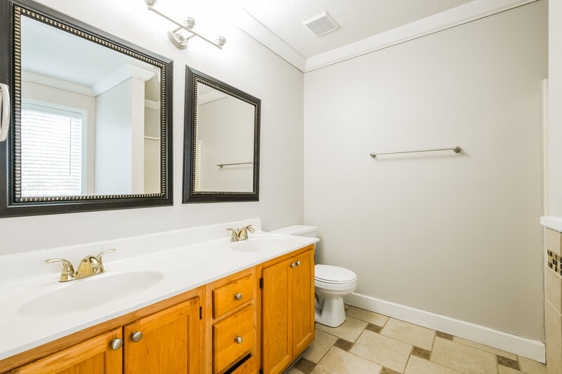 2,240/Mo, 5020 Amber Way NW Acworth, GA 30102 Main Bathroom View