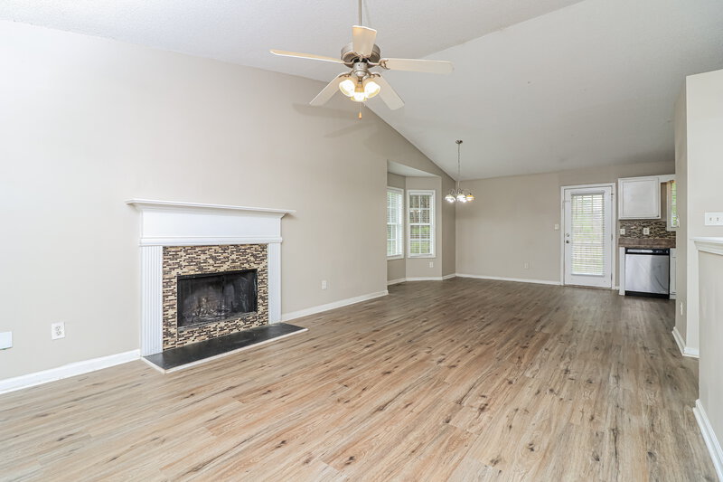 1,980/Mo, 111 Hunter Pl Dallas, GA 30132 Living Room View 2