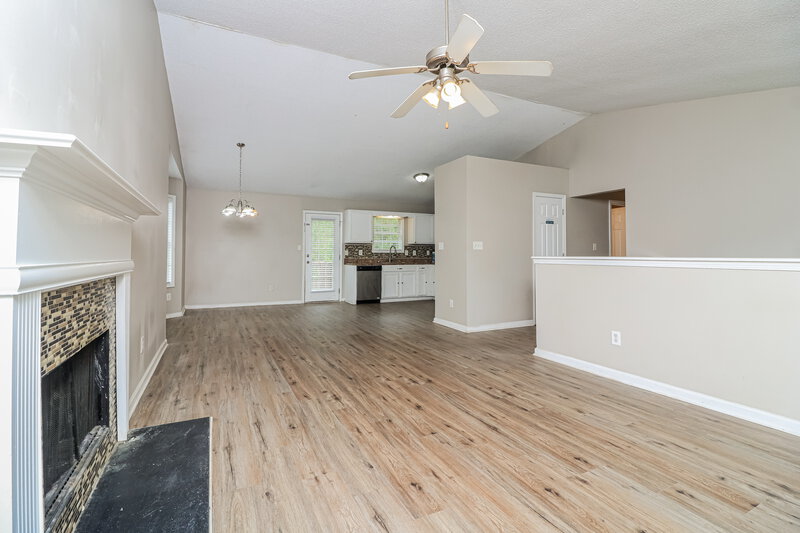 1,980/Mo, 111 Hunter Pl Dallas, GA 30132 Living Room View 3