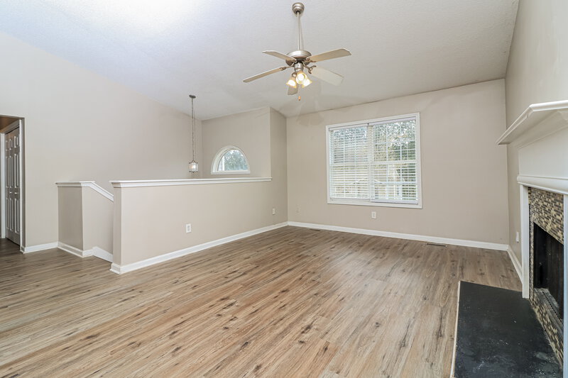 1,980/Mo, 111 Hunter Pl Dallas, GA 30132 Living Room View 4