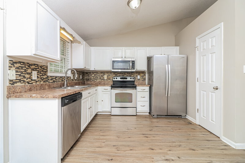 1,980/Mo, 111 Hunter Pl Dallas, GA 30132 Kitchen View 2