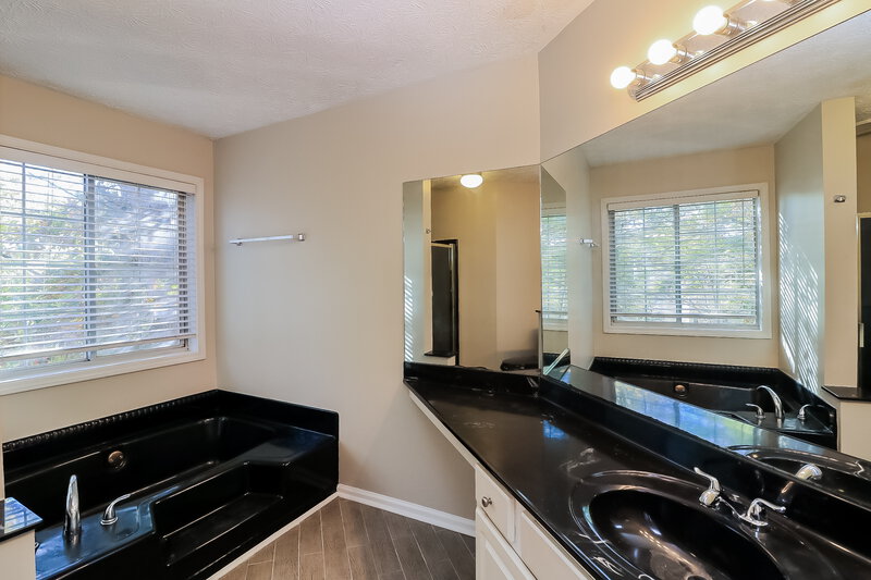 2,625/Mo, 1347 Windage Ct SW Marietta, GA 30008 Main Bathroom View