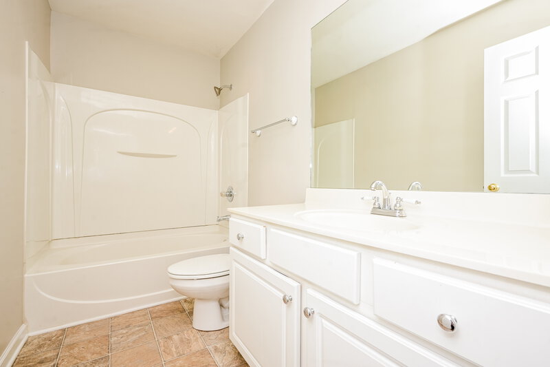 2,480/Mo, 905 Buckhorn Bnd Locust Grove, GA 30248 Bathroom View