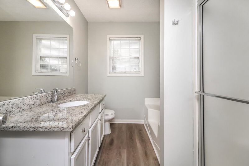 1,695/Mo, 732 Newport Dr Villa Rica, GA 30180 Main Bathroom View