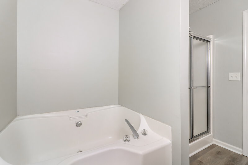 1,695/Mo, 732 Newport Dr Villa Rica, GA 30180 Main Bathroom View 2