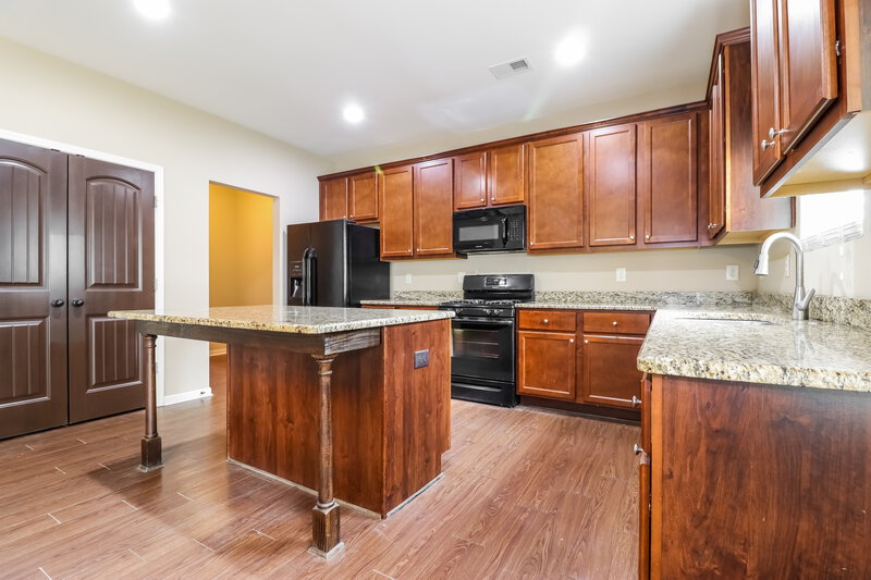 2,290/Mo, 2107 Juniper Ives Ct Grayson, GA 30017 Kitchen View