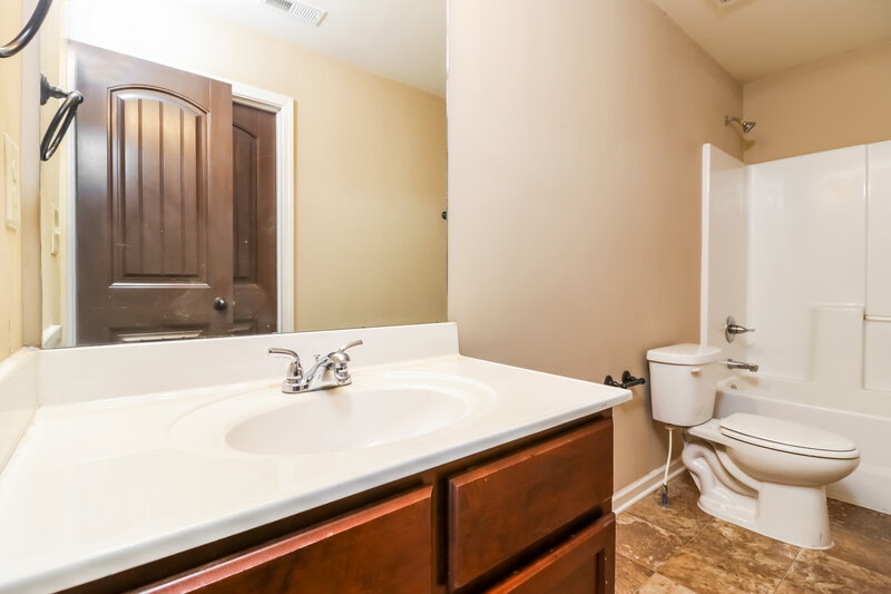 2,290/Mo, 2107 Juniper Ives Ct Grayson, GA 30017 Bathroom View 2