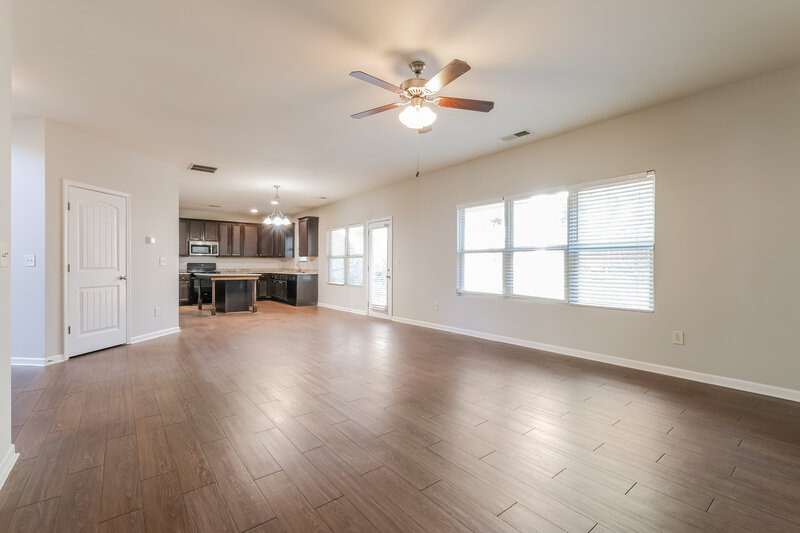 2,020/Mo, 261 Chandler Bluff Ct Grayson, GA 30017 Living Room View 2