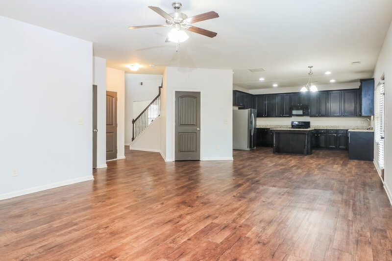 2,370/Mo, 920 Walking Stick Trl Auburn, GA 30011 Living Room View 3