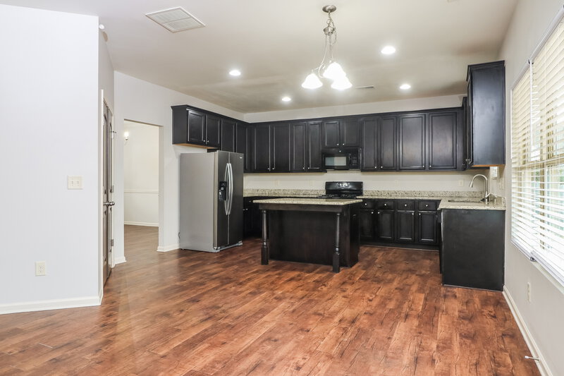 2,370/Mo, 920 Walking Stick Trl Auburn, GA 30011 Kitchen View