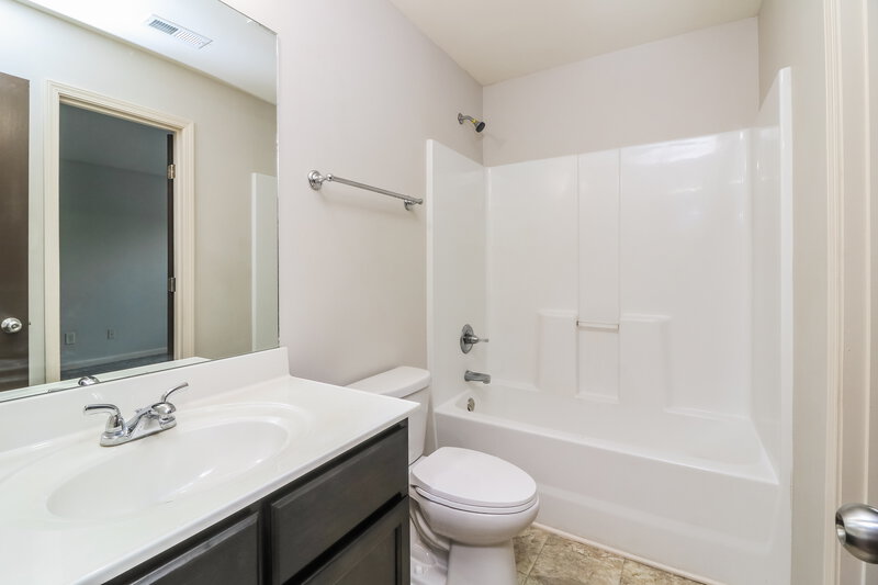 2,370/Mo, 920 Walking Stick Trl Auburn, GA 30011 Bathroom View
